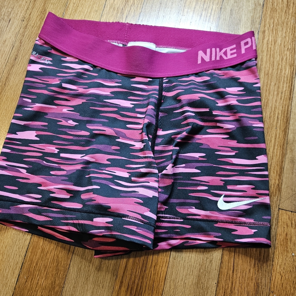 Nike pink army shorts